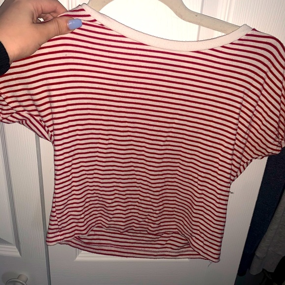 Crop top - Picture 2 of 3